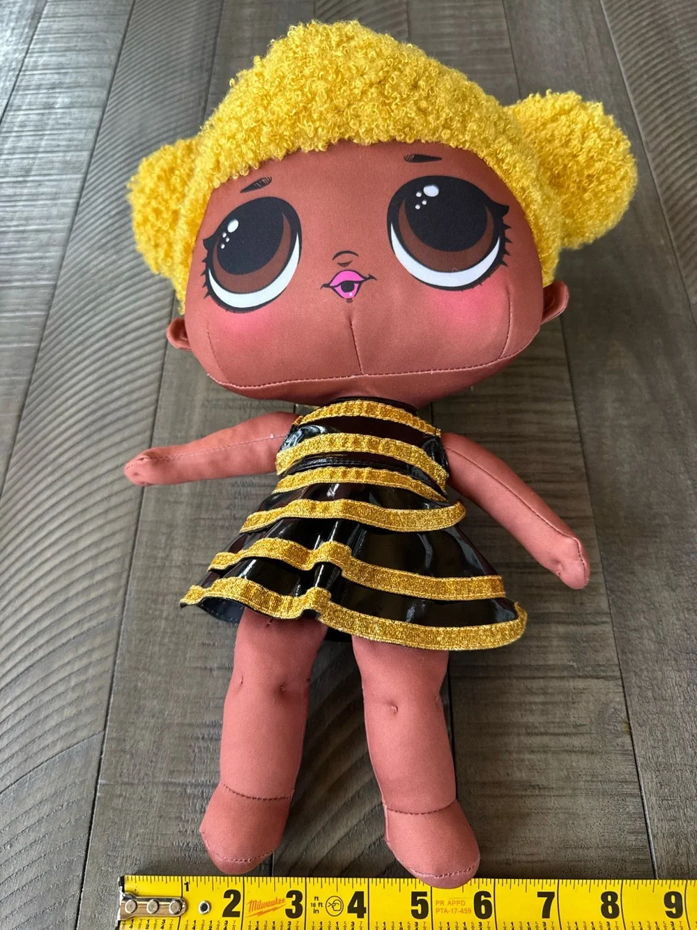 L.O.L. Surprise! Queen Bee â Huggable, Soft Plush Doll